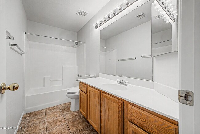 Building Photo - 9969 W MacKenzie Dr
