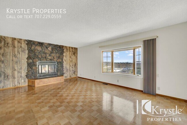 Building Photo - 949 N Camino Alto