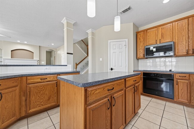 Building Photo - 12414 Montebello Manor Ln