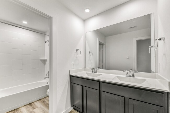 Building Photo - 3028 Crown Gate Dr