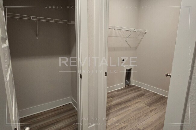 Building Photo - Modern 4BR/3BA Home Near Gulf Shores