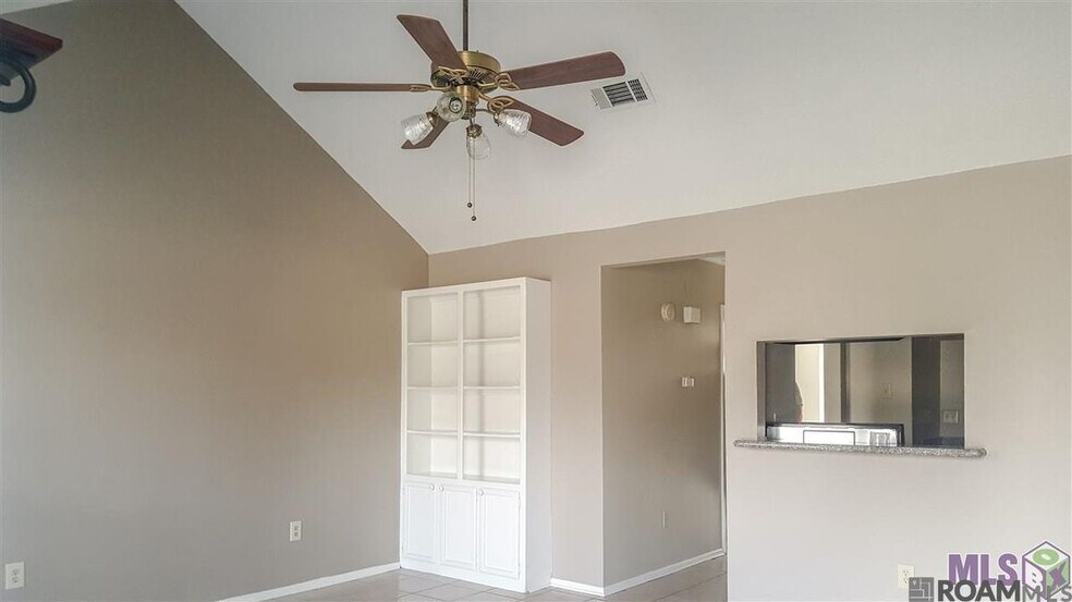 Building Photo - 402 Lee Dr