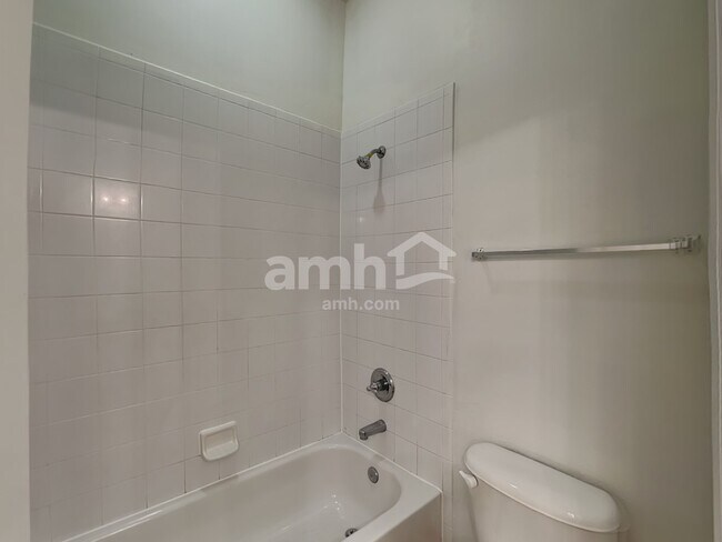 Building Photo - 9140 Prosperity Lake Dr