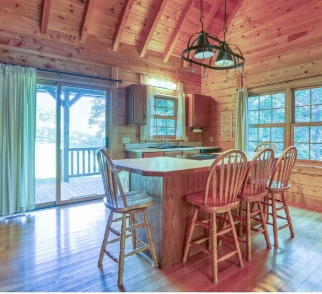 Building Photo - 2 Bedroom / 1 Bath Fully Furnished Cabin on 2 plus acres all utilities included - Surgoinsville TN
