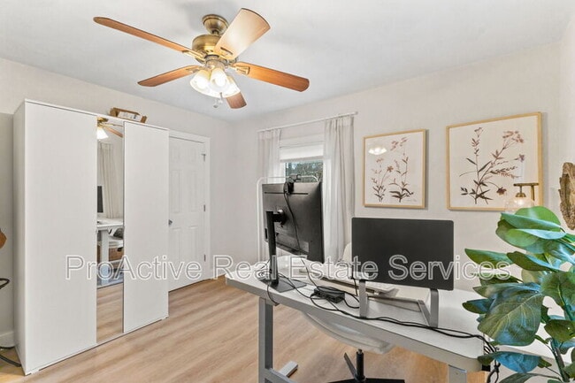 Building Photo - 2800 Keller Ave