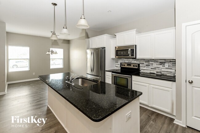 Building Photo - 4194 Broadstairs Dr SW