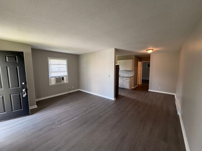 Building Photo - 1 Bed 1 Bath Unit In Shelbyvillle