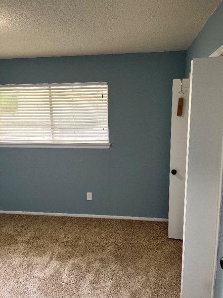 Building Photo - 408 Sheffield Dr