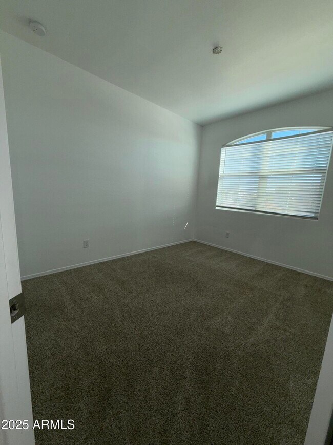 Building Photo - 4620 S 104th Gln