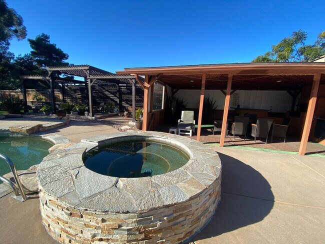 Building Photo - 1651 Chiswick Ct