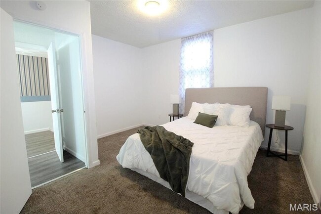 Building Photo - 413 N Center St