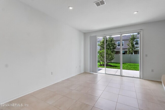 Building Photo - 280 Anthony Dr