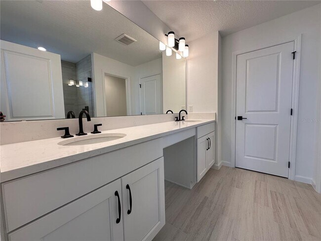 Building Photo - 12899 Westhaven Oak Dr