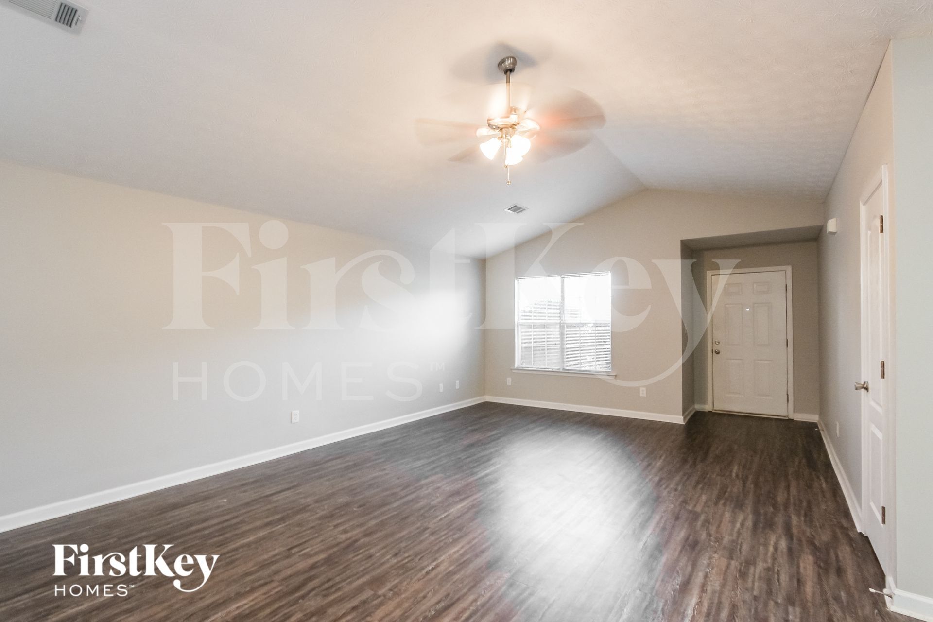 Building Photo - 3549 Tulip Dr