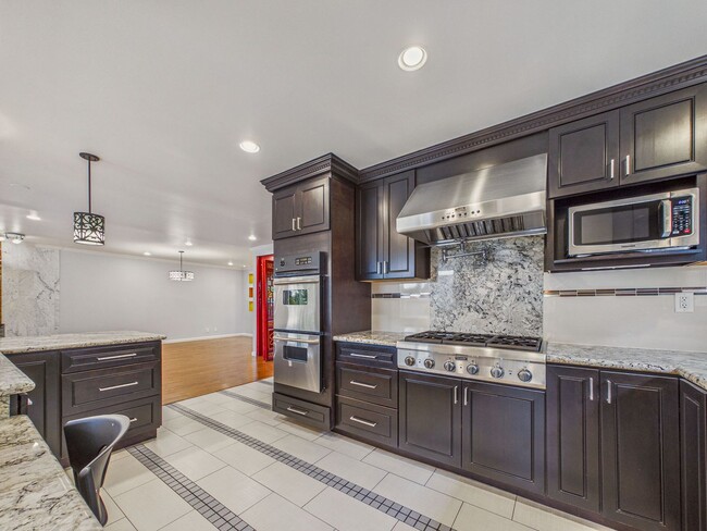 Building Photo - Immaculate Menlo Park house for rent now! $9,100