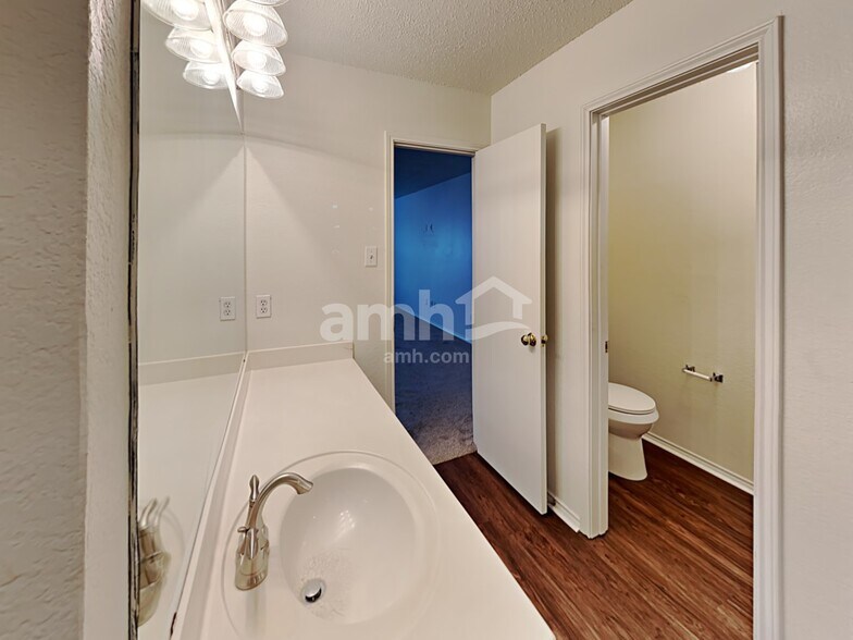 Building Photo - 6803 Lake Jackson Dr