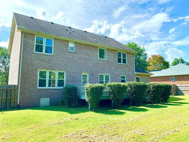 Building Photo - 141 Lyme Dr