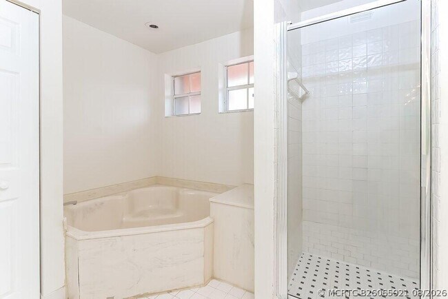 Building Photo - 10141 Aqua Vista Way