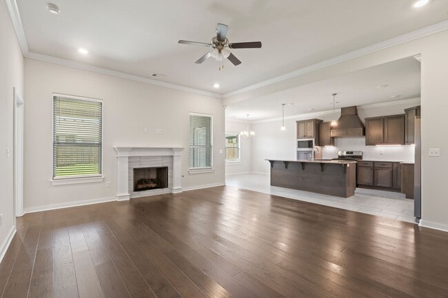 Building Photo - Like new 4BR Farmington home! LOADED with upgrades! Don't miss out!