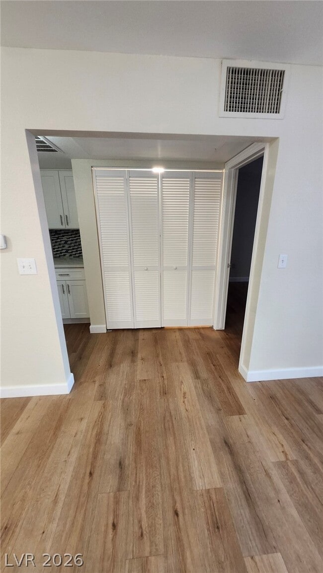 Building Photo - 1909 High Valley Ct