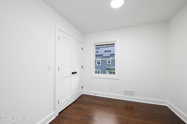 Building Photo - 2037 Westfield Ave