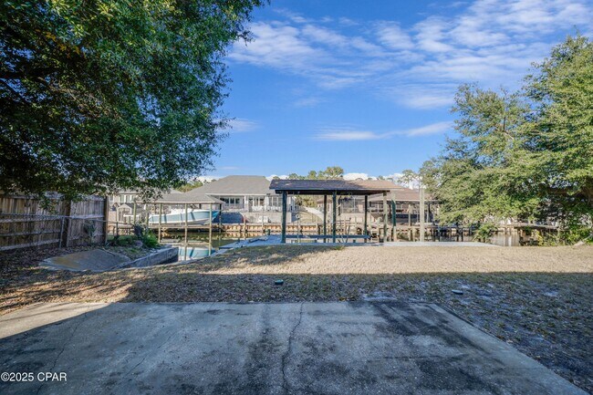 Building Photo - 205 Sunset Ln