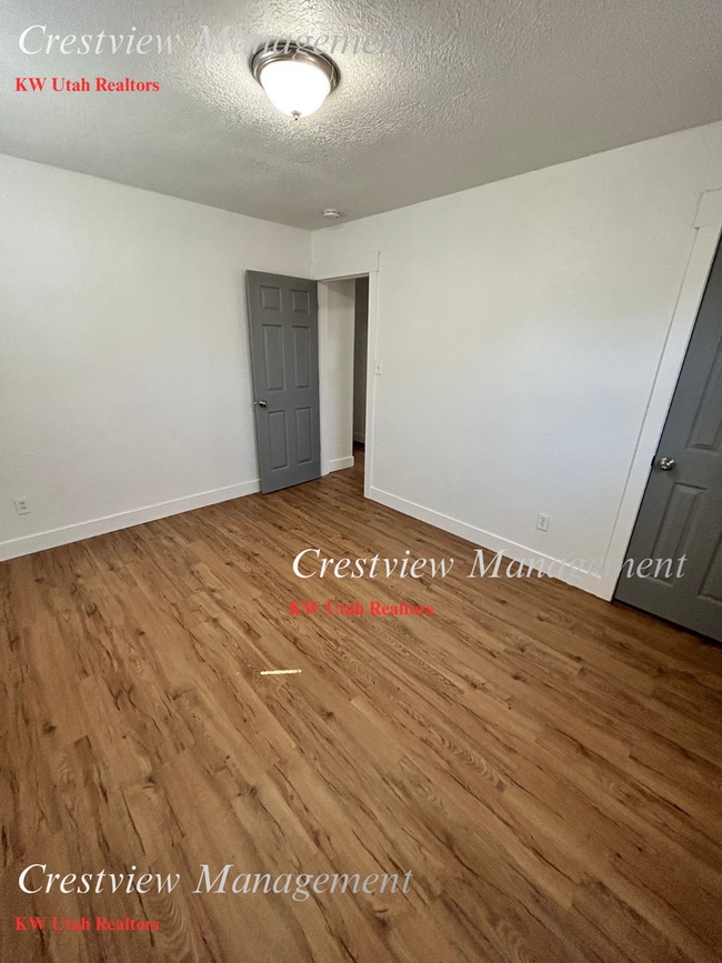 Building Photo - Lambourne Duplex