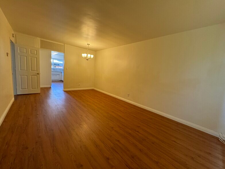 Living Room / Dining - 743 Southview Rd