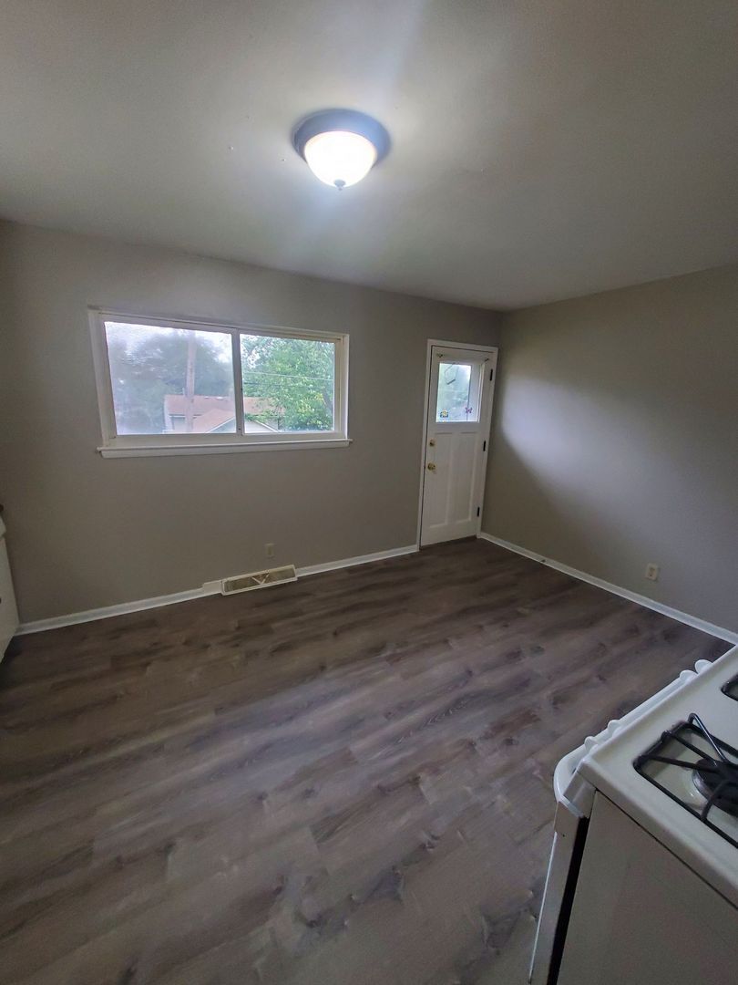Building Photo - 8230 W Villard Ave