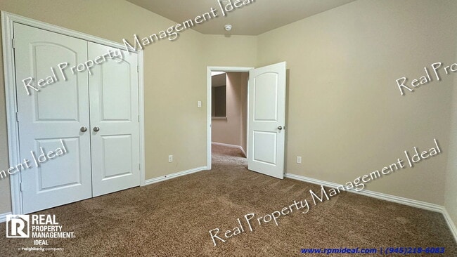 Building Photo - 304 Basil St