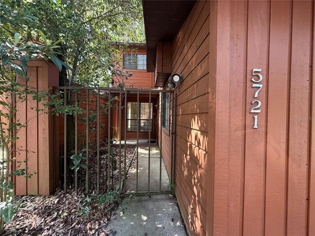 Primary Photo - 5721 SW 10th Pl