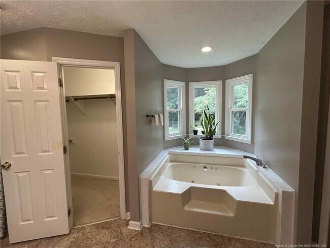 Building Photo - 6116 Garden Ct