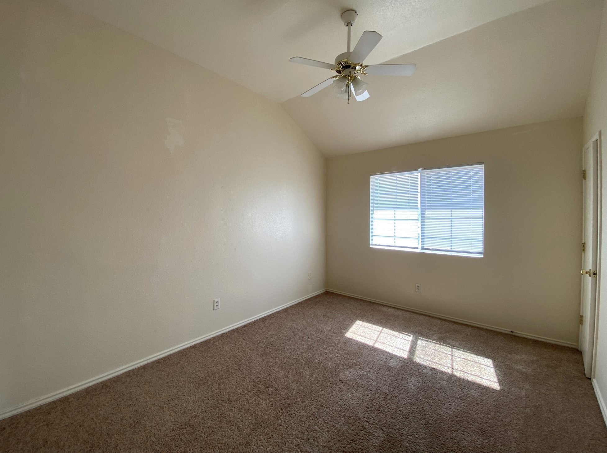 Building Photo - 4603 Hudson Dr