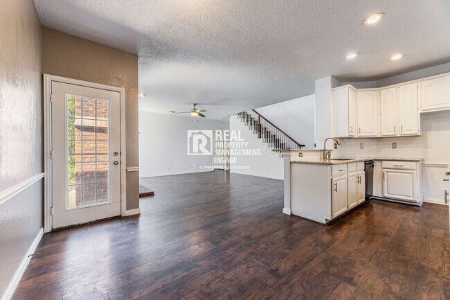 Building Photo - Recently Updated Plano Property with Modern Features and Serene Surroundings