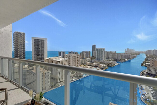 Building Photo - 2602 E Hallandale Beach Blvd