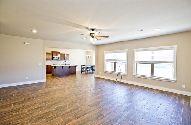 Building Photo - 2629 N Justin Dr