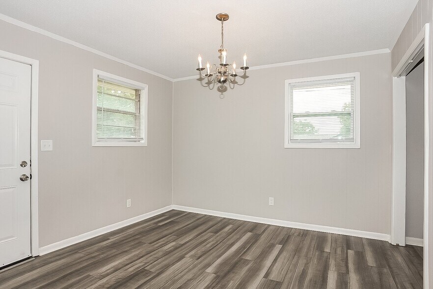 Building Photo - 2106 Vandivere Rd