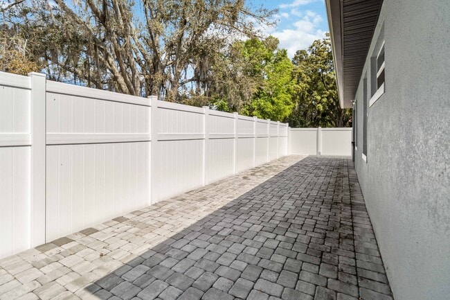 Building Photo - 6592 Taxiway Cir