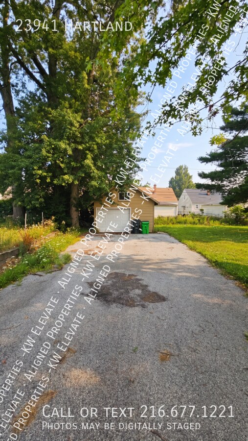 Building Photo - 23941 Hartland-