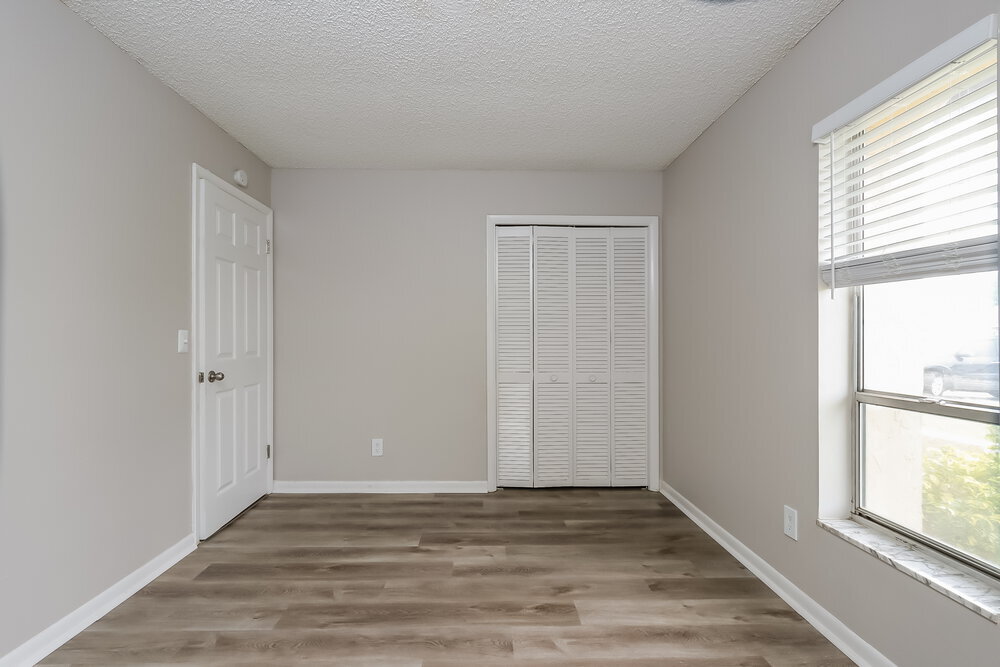 Building Photo - 1162 Fernlea Dr