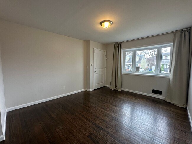 Building Photo - 1 Carteret St