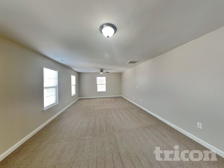 Building Photo - 8322 Knapp Ct