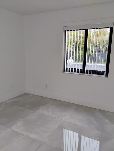 Building Photo - 7461 SW 157th Ct