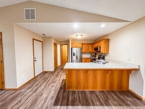 Building Photo - 2 Bedroom, 1 Bath Town Home