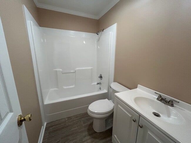 Building Photo - Washington Square Apartments #18