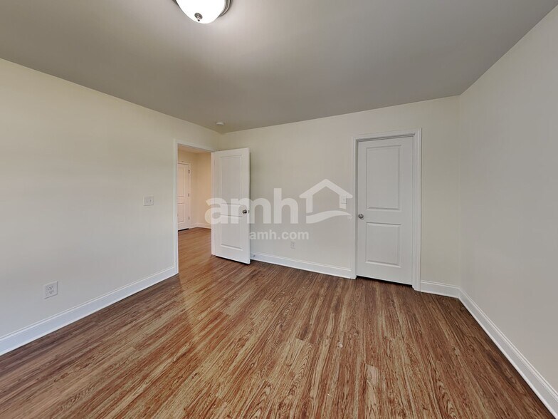 Building Photo - 2487 Napa Valley Dr