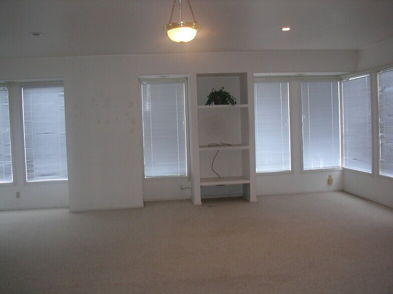 Building Photo - 6244 25th Ave NE