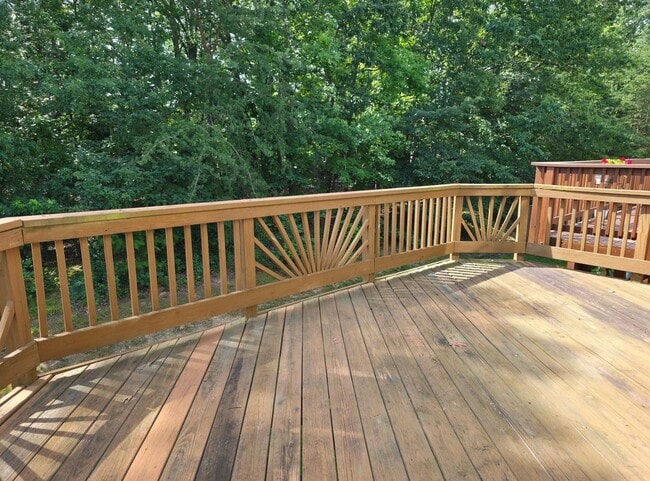 Building Photo - 705 Pine Drift Dr