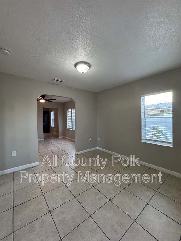 Building Photo - 1205 Ave F