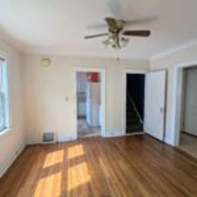 Building Photo - 1307 N 20th Ave E